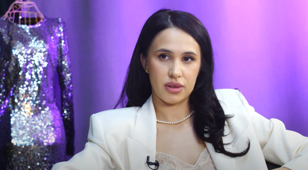 Alyssa Bounty speaking before a purple studio backdrop in a second frame from her 2022 conversation